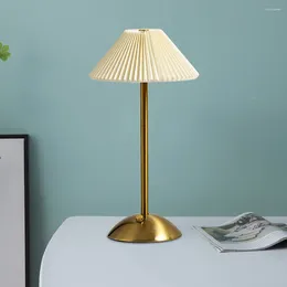 Table Lamps Nordic Pleated Lamp USB Charging Desktop Sleeping Light Modern Style With Metal Base For Bedroom Living Room Decor