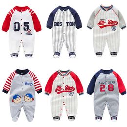 Rompers Newborn mens long sleeved jumpsuit pure cotton newborn baby clothing jumpsuit handsome basketball shirt 0-18M d240516