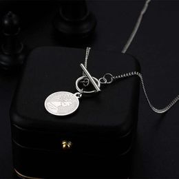 Pendant Necklaces Harajuku Hip Hop Earth Cool Round Brand Portrait Necklace Ins Cold Wind Stainless Steel Square OT Buckle 300Q