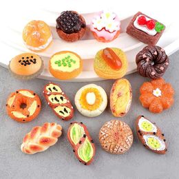 New 17pcs Miniature Dollhouse Food Bread Cake Model Toy for BJD Doll Bakery Decor Accessories