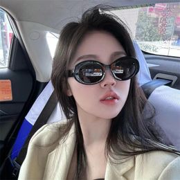 Fashionable sunglasses for women, trendy round sunglasses, UV resistant sunglasses