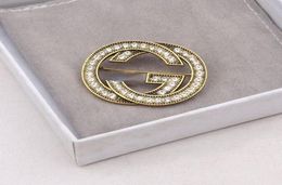 23ss Fashion Brand Designer G Letter Brooches 18K Gold Plated Brooch Suit Pin Small Sweet Wind Jewellery Accessories Wedding Party G6798692