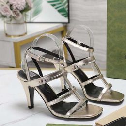 Designer Sandals Women High Heels Lacquer Leather Ankle Strap Casual Dress Shoes Fashion Metal Buckle Decoration Slides Wedding Sandal 2024