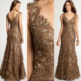 2021 Elegant Mother Off Bride Dresses Mermaid V Neck Brown Lace Appliques Crystal Beaded Formal Wedding Guest Gowns Plus Size Mothers D 305g