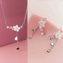 Set di gioielli da sposa romantico set catena Clavik a fiore di ciliegio rosa adatto per l'eleganza femminile torcine di orecchietto rosa