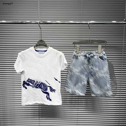 Top baby Tracksuit designer kids Two piece set Size 100-160 summer Child T-shirt and Logo printed denim shorts Dec10