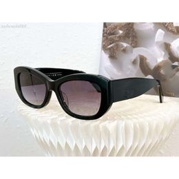 Black channel high quality 5493 Designer Sunglasses men famous fashionable Classic retro brand eyeglass fashion design sunglasses for women 927c