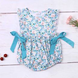 Rompers 2023 New Summer Blue Sleeveless Baby jumpsuit with floral print pleated tight fitting shirt bow decoration one piece dress d240516