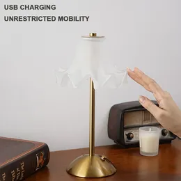 Table Lamps Nordic Atmosphere Desk Light USB Rechargeable Stepless Dimming French Rural LED Flower Touch Control For Home Bedroom