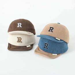 Caps Hats New Letter R Baby Baseball Caps Soft Corduroy Boy Girl Peaked Hat Winter Spring Outdoor Baby Sun Hats Y240517