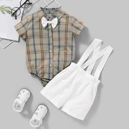 Clothing Sets 2PCS Clothes Set Newborn Baby Boy Bow Short Sleeve Bodysuit+White Overalls Fashion Gentleman Suit for Toddler Boy 3-24 Months Y240515