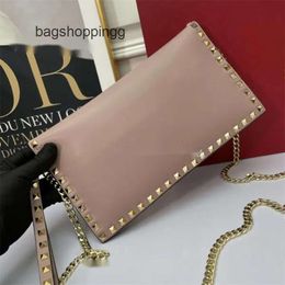 Rivet Shoulder Handbag Vallenteno 2024 Vo Female Designer Envelope Lady Bag Handheld Event Fashion Purse Chain Rock Bags Stud Locoo New ULL3