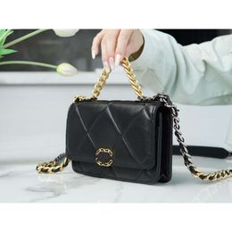 10A Luxury Women's Shoulder Bag Classic Fashion Designer Envelope Women's Caviar Bag Shoulder Bag Tote Sewn chain double flip board diagonal body c83