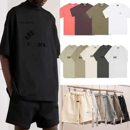 Of Fear Esse Designer T Shirt Men's Tshirts Classic Embroidered Badge Loose Cotton Small Round Neck Island Esstenial Tshirt Essentialsclothing T-Shirt Shorts 483