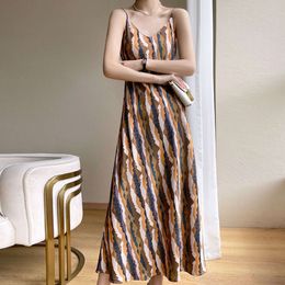 Silk satin high-end printed camisole dress with a feminine temperament, floral fragrances, spring and summer mulberry silk camisole, medium length skirt
