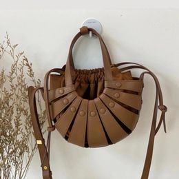 Shoulder Bags Women Fashion Handbag Real Cow Leather Messenger Bag Lady Vegetable Basket Bucket Retro Half Moon Crossbody Purse 2024
