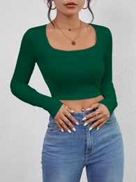 Slim-Fit Crop Top med Navel-Baring Design och Ultra-långa ärmar, perfekt för mångsidig skiktning och djärv streetwear-stil