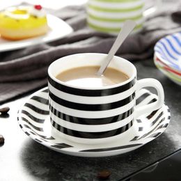 Mugs Nordic Style Coffee Cup Set Simple And Creative Household Elegant European Luxury Mug Garden Gift Coffe