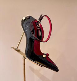2024 neuest Luxus echte Lederkette 11 cm hohe Heeled Sandalen Fußschleifengurt Frauen feine Ferse Top -Qualität sexy Party Frau Schuhe Pantoffeln große Größe 43