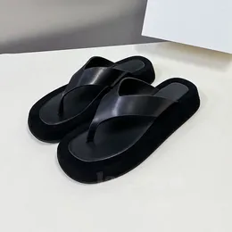 Slippers Women Summer 2024 Walk Show Style Solid Colors Upper Round Toe Clip Female Shoes Fashion Versatile