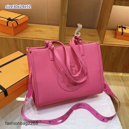 Luxury Designer Handbag For Men And Women High Quality Diagonal Bag Embossed Chain Underarm Bag Light Luxury Tote Bag Large Capacity Shopping Bag RZQZ