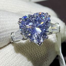 2020 Brand New Top Sell Luxury Jewellery Real 925 Sterling Silver Heart Shape White Topaz CZ Diamond Moissanite Women Wedding Band Ring G 281v