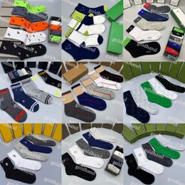Fashion Mens Letter Sock Summer Breathable Long Sock Desinger Skateboard Basketball Socks
