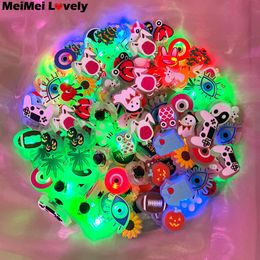 Shoe Parts Accessories Led Owl Ladybird Cows Cats Charms Gamepad Decoration Buckle Medical Garden Sandals Kids Gifts Drop Delivery Ot Ot7Hl