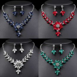 Wedding Jewellery Sets 3 pieces of fashionable womens Jewellery set crystal matching flower necklace earrings and evening dress accessories