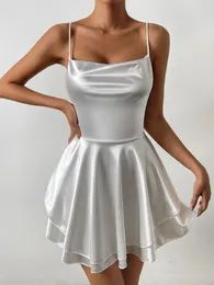 Потрясающая белая сенсация: сексуальное европейско-американское ремешок для спагетти без спины асимметричный мини-платье