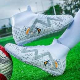 2024 Löpskor Män Soccer Shoes Ultra-Light Bekväm fotledsträning Sport Cleats Grass Turf Futsal Long Spikes Top Quality Foot Boot Boots Storlek 35-45