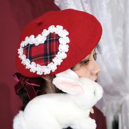 Designer Berets Creative Plaid Love Pearl Wool Japanese Y2k Hats for Women Autumn and Winter Korean Sweet Painter Pumpkin Hat 240517