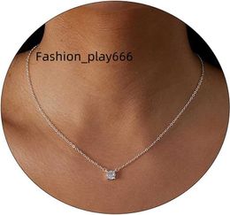 ASCOMY Exquisite CZ Diamond Single Grain Pendant Necklace for Womens 14K Gold Plated Single Round Square Crystal Zircon Square Imitation Diamond Neckchain Bride Br