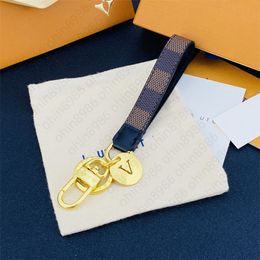 Love Gift Couple Keychain Designer Brand Lanyards for Key New Luxury Womens Men Gold Leather Car Keychain Girls Bag Classic Pattern Lanyards