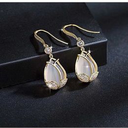 Dangle Chandelier Luxury Fashion Simple Opal Stone Semi Precious Earrings Temperature Tulip Womens Party Jewelry Gift Pendant Unprinted Good Product d240516