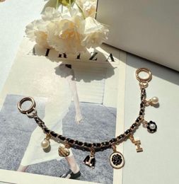 Keychains Luxury Bag Charm Chain Keychain For Women Flower Pendant Decoration Accessory Metal Buckle Ring High Qulity Birthday Gif5276068