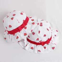 Caps Hats Cute Bow Baby Girl Sun Hat Sweet Strawberry Print Bucket Hat for Infant Panama Summer Wide-birm Ruffle Kids Fisherman Caps Y240517