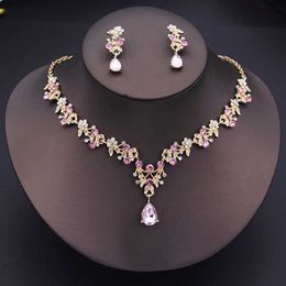 Wedding Jewellery Sets Exquisite Womens Pendant Earrings and Necklace Bridal Set Floral Design Shining Diamond