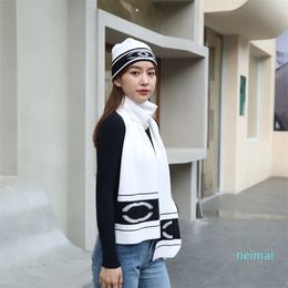 Black White Vintage Style Scarf Simple Fashion Cashmere Knitted Scarf Autumn And Winter Designer Shawl Family Girl Love Gift Scarf Accessories