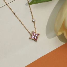2024 Designer Love Pendant Necklace Women Chains Necklaces Gold Natural Dazzling Jewellery Luxury Lady Shellfish Jewerly q2