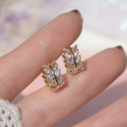 Stud Huitan Delicate Leaf Ear Ring with Shiny CZ for Women Silver/Gold Fashion Ring Earrings Fancy Girl Gift 2021 Jewellery J240513