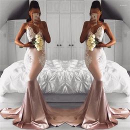 Party Dresses Gold Evening Mermaid Slim Spaghetti Straps Deep V Neck Lace Appliques Formal Prom Gowns Sweep Train Sleeveless