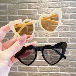 Classic Design Kids Heart-shaped Sunglasses Boys Girls Beach Sunproof Eyewear Children Baby Trendy Full Frame Outdoor Goggles