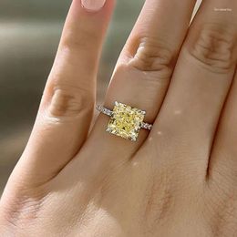 Wedding Rings Huitan Exquisite Square Yellow CZ Finger Ring For Women Temperament Elegant Band Accessories Chic Gift Statement Jewellery