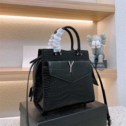 Hip Fashion Designer Bag Totes Women Leather Tote Bag Letter Luxurys Handbags Black Elegant Briefcase Shoulder Crossbody Bags Bookbags Purse 221220