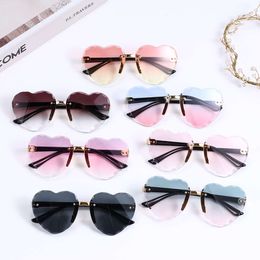 Cute Heart-shaped Sunglasses for Kids Aged 1-8 Years Spring Summer New Sun Glasses Children Fashion Ocean Lenses UV400 Eyewear L2405