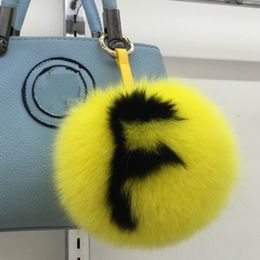 Custom 15 cm Big Fluffy Bag Bugs Pompon Keychain Luxus Alphabet Fuchs Pelzkugel Pom Schlüsselkette Rucksackbeutel Geldbörse Charms Geschenk T200804 219s