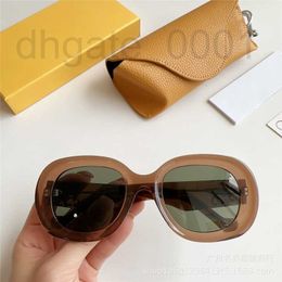 Designer 2024 Sunglasses Women's Instagram Hot Push Large Frame Showcase Sun Glasses with UV Protection and Sunshade Protection 02OW