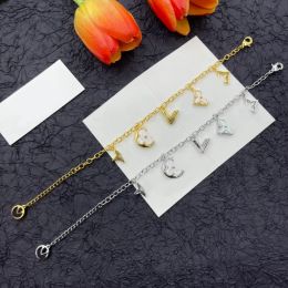 Luxury Designer Bracelet Bangle Crystal Letter Clover Chain Bracelet For Women Girl White Shell Clover Charm Bracelet Wristband Cuff 18K Gold Silver Plated Jewelry