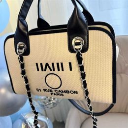 Hip Boston Bags Women Design Bag Chain Fashion Bags Duffle Luxurys Handbags Travel Bag Crossbody Tote Bag Luggage Pouch 230218